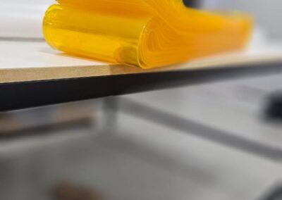 cortina pvc amarela em tiras anti inseto