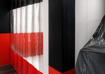 PRETO VISOR VERMELHO LOGO